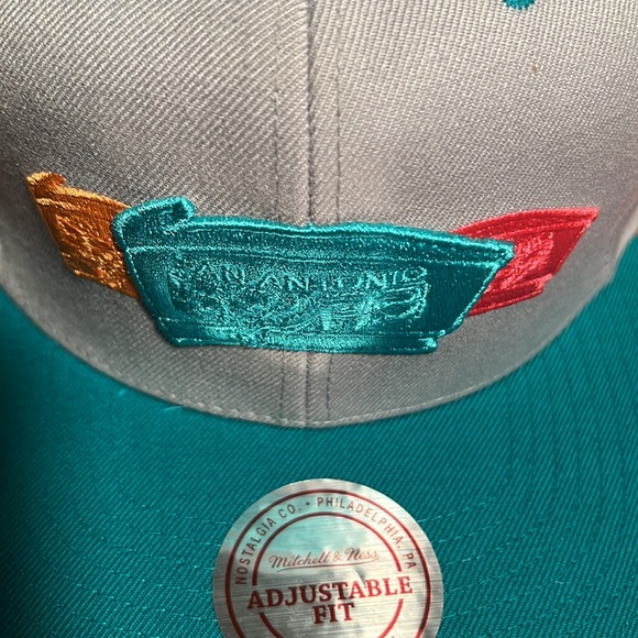San Antonio SnapBack great condition … nice color way - Picture 7 of 7